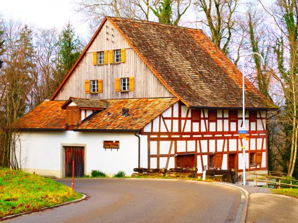 ZEHNTENHAUS • EVENTLOCATION BEIM SCHLOSS ELGG in Elgg