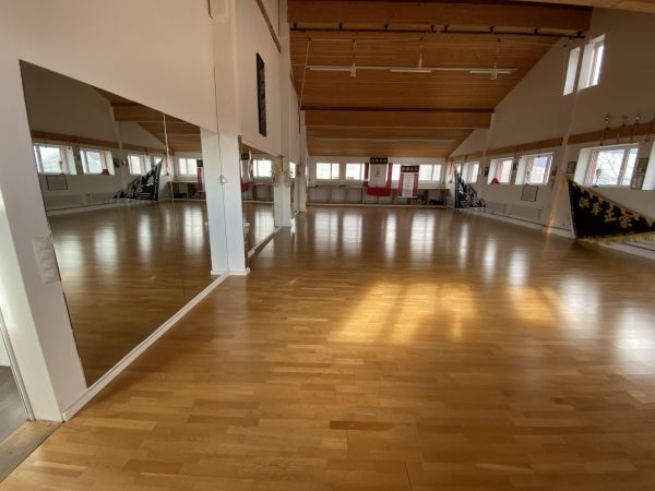 160 m2 Trainingsraum, Fitness, Tanzsaal, Yoga, Personal Training in Aarau