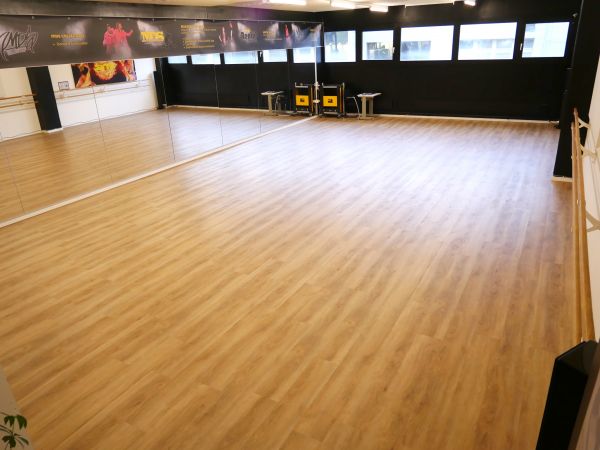 100M2 TANZRAUM, TRAININGSRAUM, TANZSAAL ZU VERMIETEN in Cham