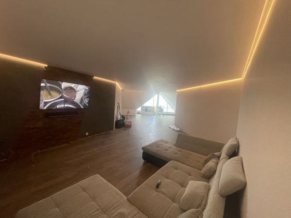 Büro / Hobbyraum für KMU in Neerach