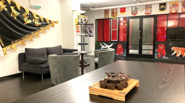Trainingsraum für Yoga, Kampfsport, Klangtherapie etc. in Zürich