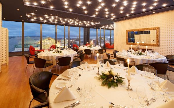 Salon "Universum" c/o Hotel Victoria in Basel