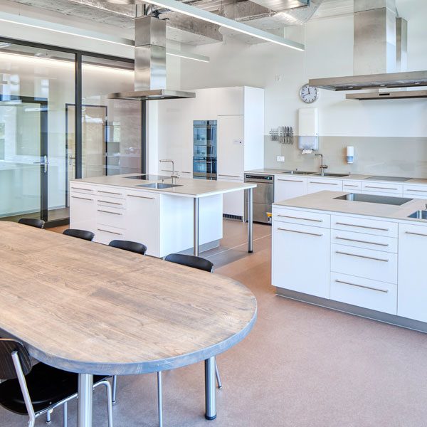 Klubschule Wetzikon: Seminarräume / Bewegungsraum / Küche / Atelier, weiteres Bild