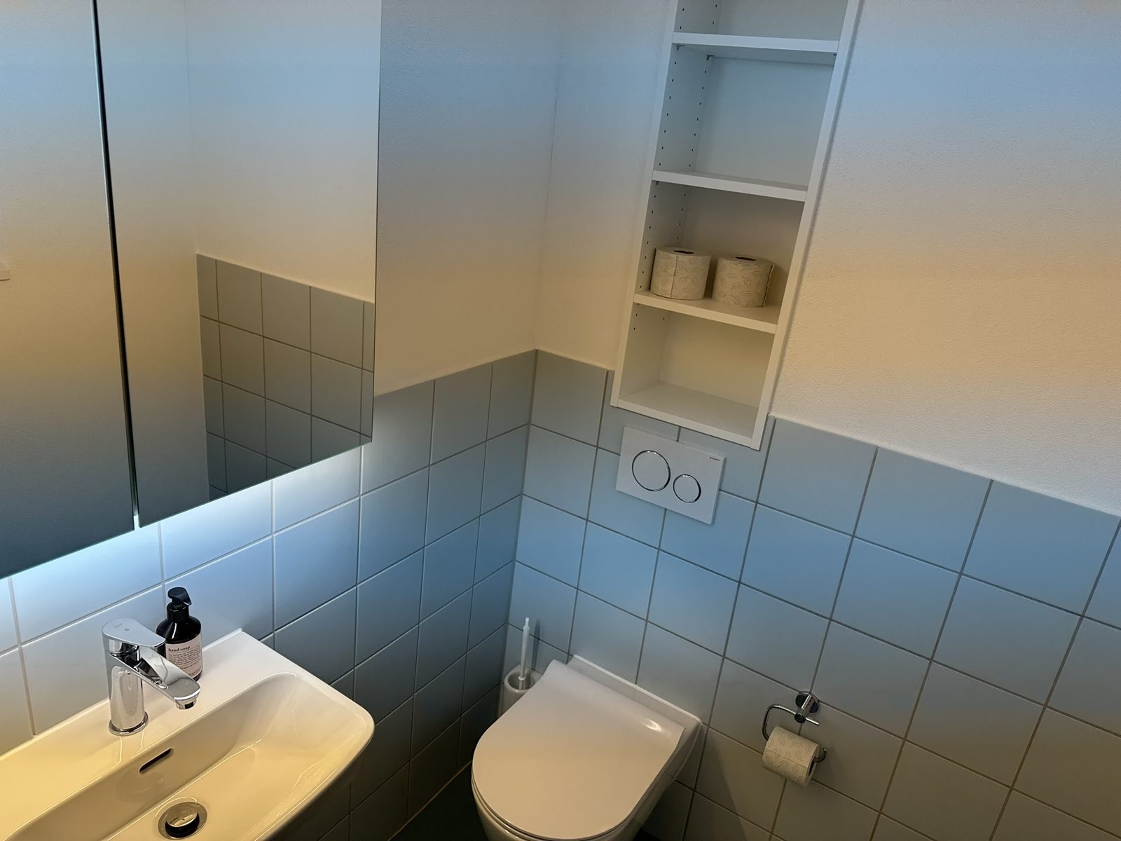 Heller Seminarraum nahe See und Naturschutzgebiet, weiteres Bild
