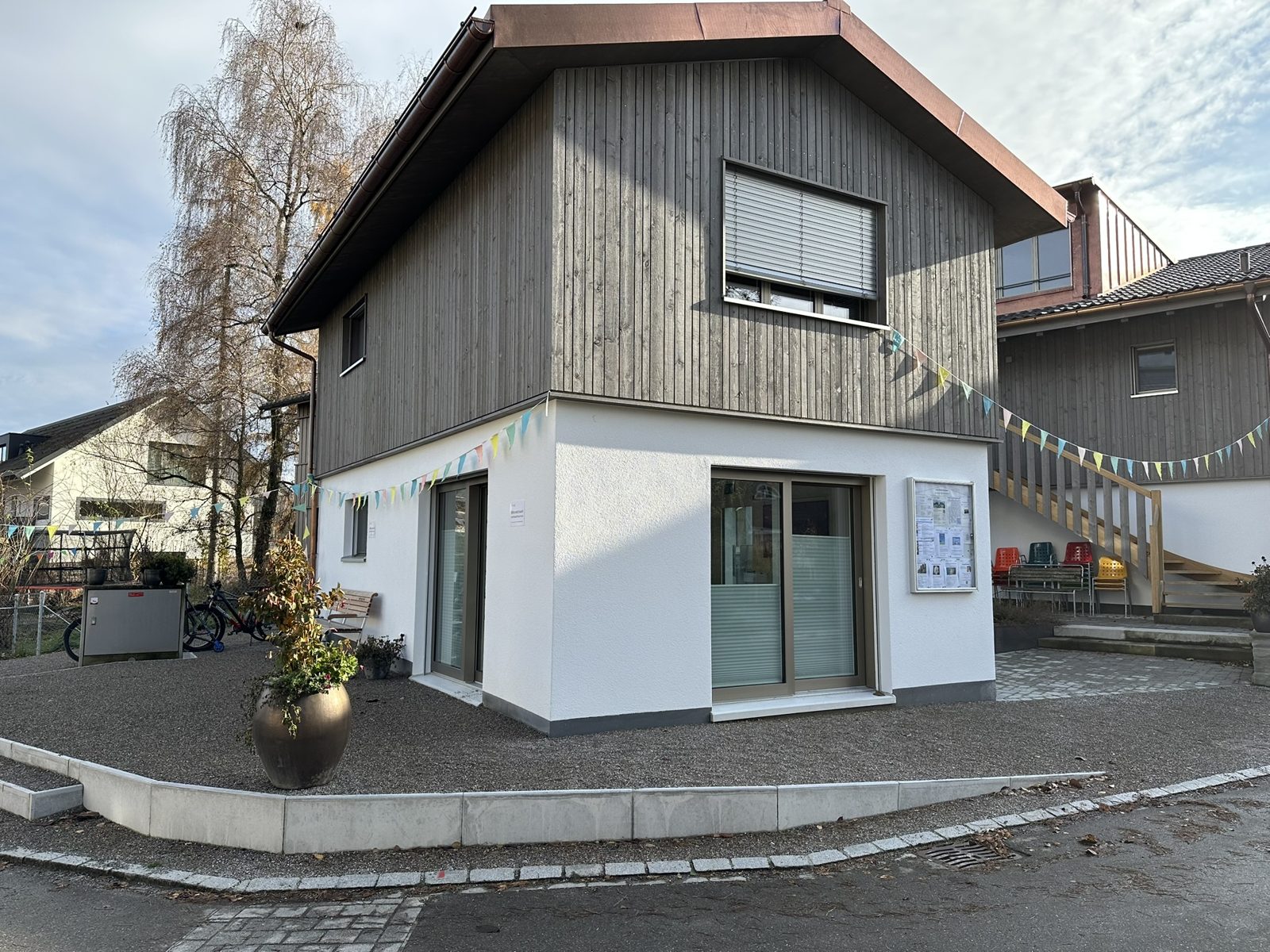 Heller Seminarraum nahe See und Naturschutzgebiet, weiteres Bild